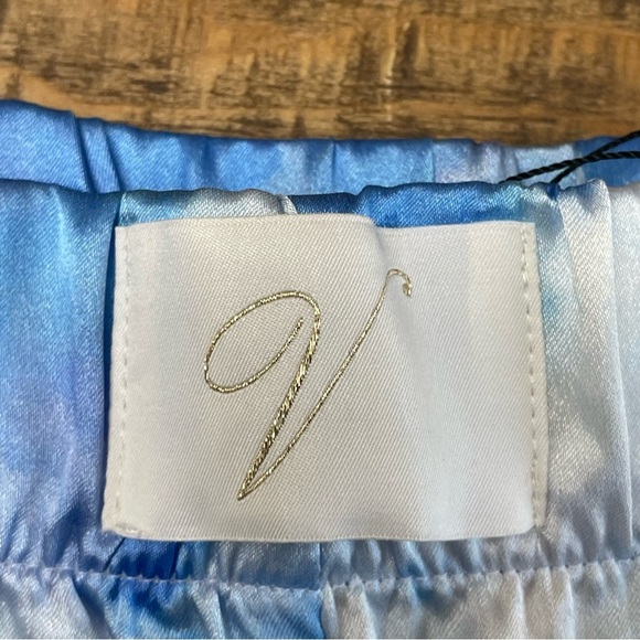 NWT VICTORIA’S SECRET Rainbow Sky Satin 2-pc Short Pajama Set top XL shorts L - Picture 9 of 14